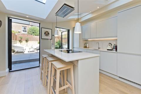 110 Kilravock Street, London, W10 4HZ