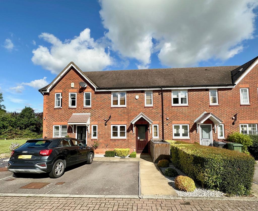 Andrew Close, Shenley, WD7 3 bed terraced house for sale £500,000