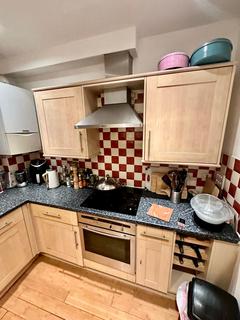 2 bedroom flat to rent, Stoke Newington High Street, N16 0NL