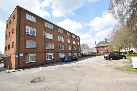 Studio to rent - High Street South, Dunstable, Bedfordshire, LU6