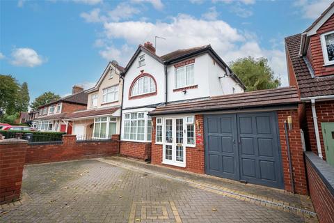 4 bedroom semi-detached house for sale, Deyncourt Road, Wednesfield, Wolverhampton, West Midlands, WV10
