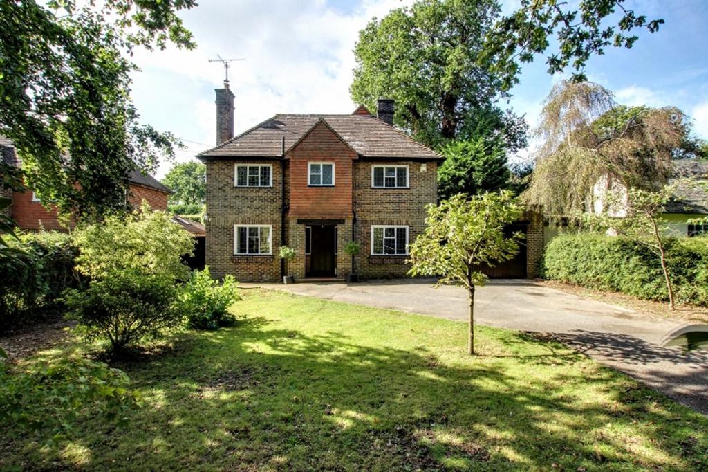 Fox Hill, Haywards Heath, RH16 4 bed detached house for sale £750,000
