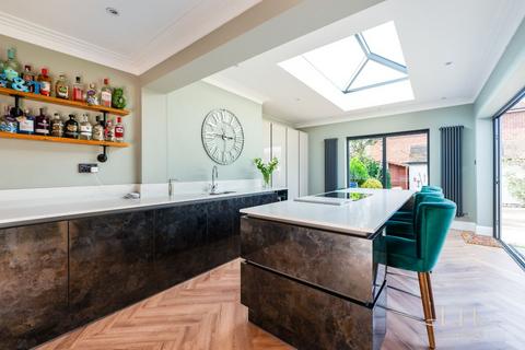 15 Nelwyn Avenue, Hornchurch, RM11 2PY