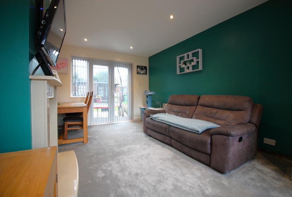 Milne Road, Poole BH17 3 bed terraced house for sale £315,000