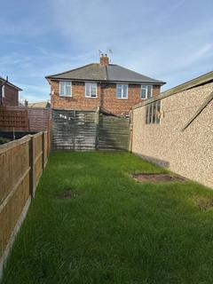 2 bedroom semi-detached house to rent, Queensfield, Gainsborough