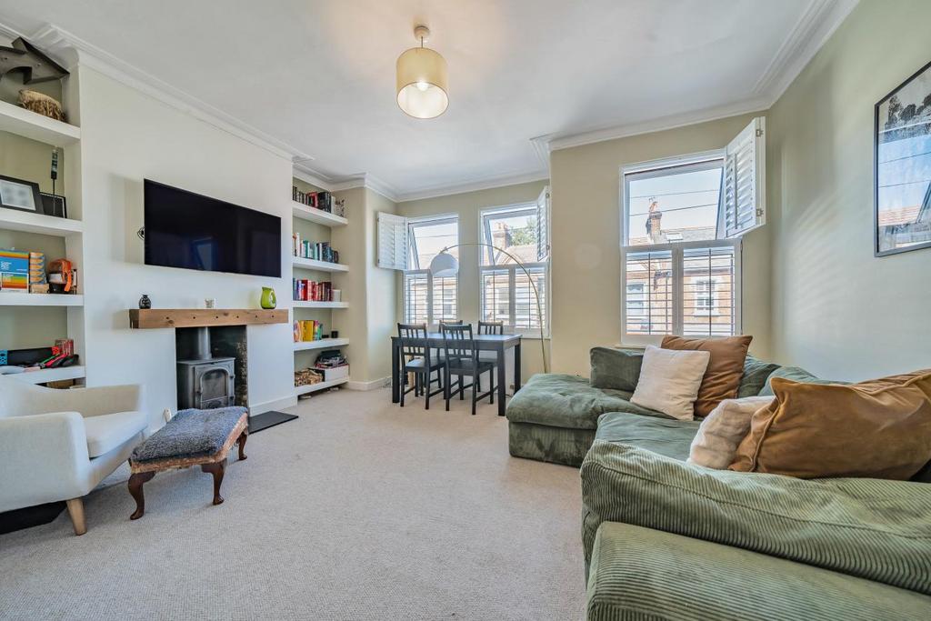 Boundary Road, Colliers Wood 2 bed flat for sale £475,000