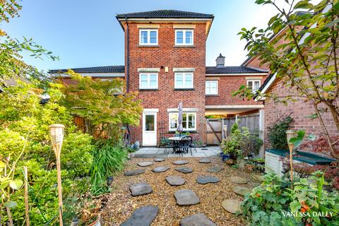 8 Avon Gardens, Cottam, Preston, PR4 0NR