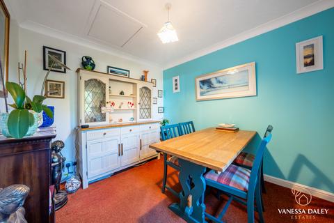 8 Avon Gardens, Cottam, Preston, PR4 0NR