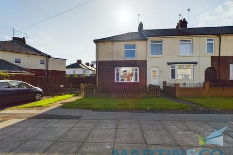 3 bedroom end of terrace house for sale - Larch Road, Guisborough