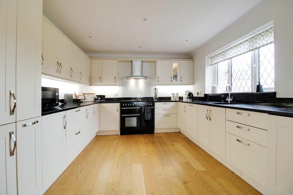 Audley Close, Swindon SN5 4 bed detached house for sale £495,000