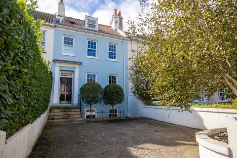 3 bedroom terraced house for sale, Doyle Road, St Peter Port