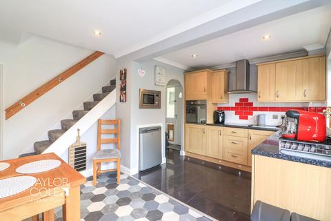 32 Hazelgarth, Wilnecote, Tamworth, B77 4HL