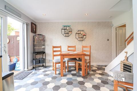 32 Hazelgarth, Wilnecote, Tamworth, B77 4HL
