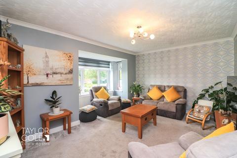 32 Hazelgarth, Wilnecote, Tamworth, B77 4HL