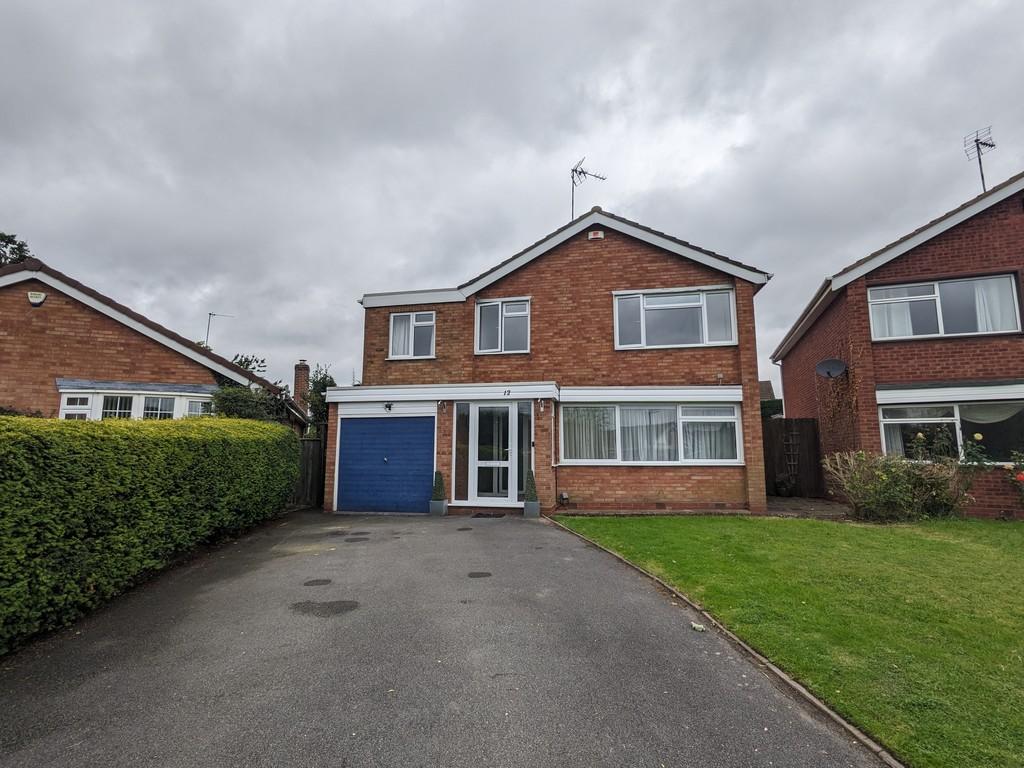 Fowgay Drive, Solihull 4 bed detached house £2,300 pcm (£531 pw)