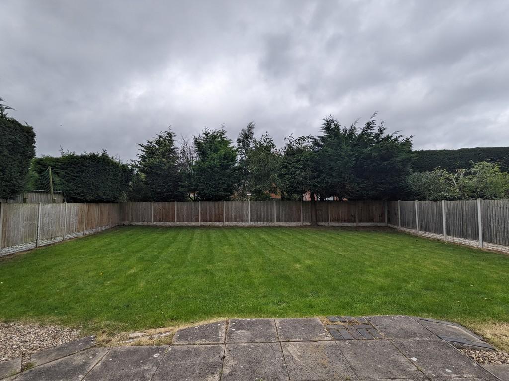Fowgay Drive, Solihull 4 bed detached house £2,300 pcm (£531 pw)
