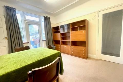 3 bedroom semi-detached house for sale - Stanhope Avenue, Harrow Weald