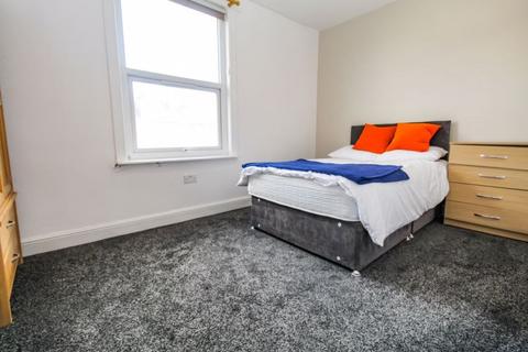 19 Grimthorpe Terrace, Leeds, LS6 3JS