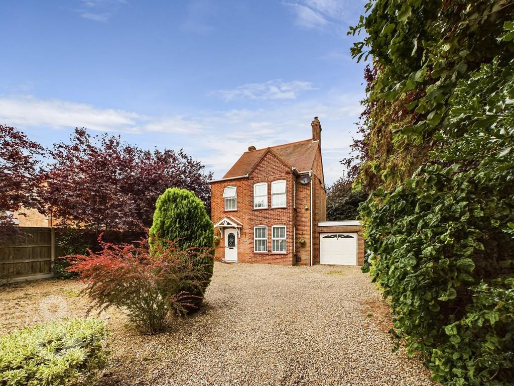 Norwich Road, Wymondham 3 bed detached house for sale £475,000