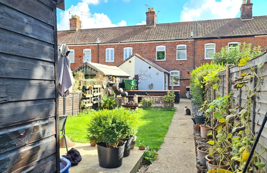 Skeyton New Road, North Walsham 2 bed terraced house for sale £199,950