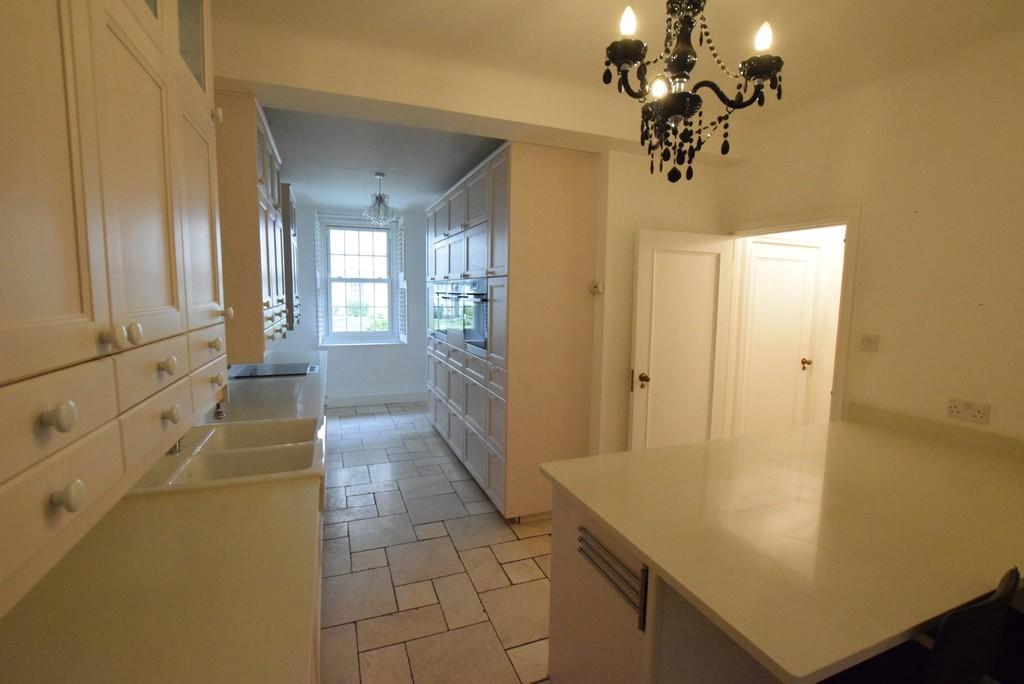 Bath Hill Court, Bath Road, Bournemouth, BH1 3 bed apartment for sale