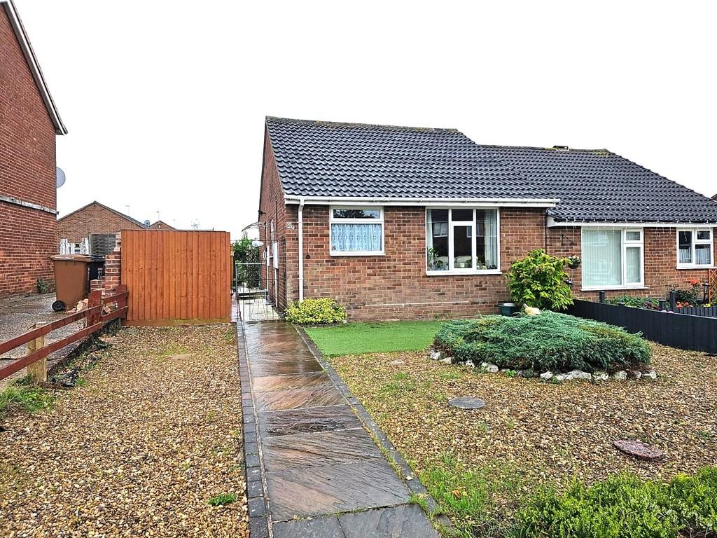 Swallowdale Road, Melton Mowbray 2 bed semidetached bungalow for sale