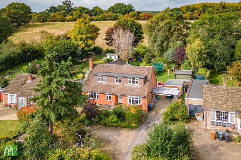 High Road, Stapleford, Hertford 4 bed detached house for sale £895,000