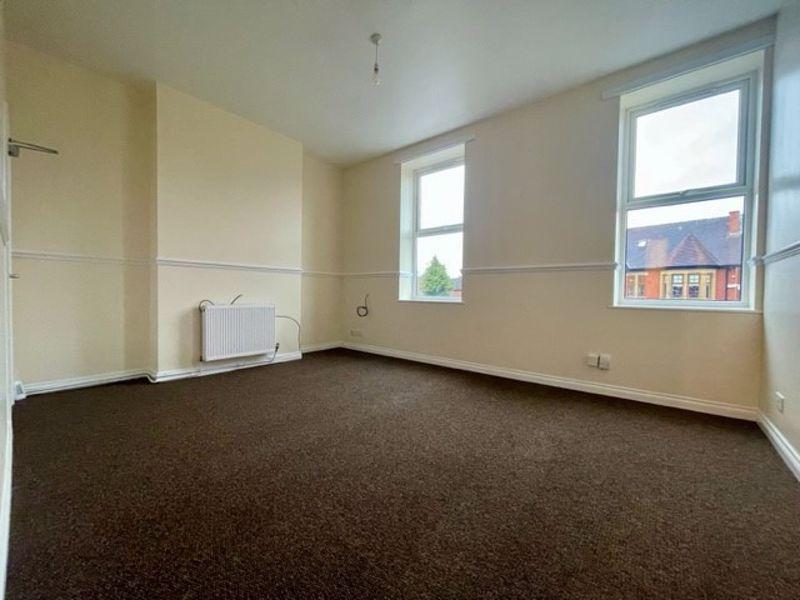 Rochdale Road, Manchester 3 bed apartment £895 pcm (£207 pw)