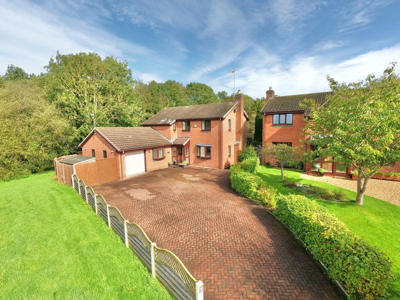 Alder Close, Market Drayton 4 bed detached house for sale £350,000