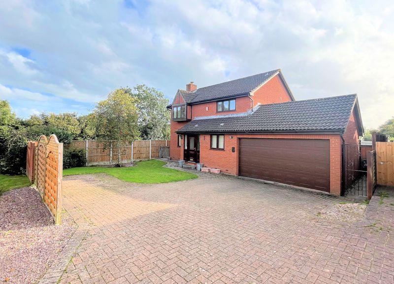 Bude Close, Nailsea BS48 4 bed detached house £649,950