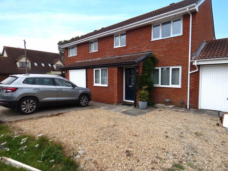 Old Street, Fareham PO14 3 bed semidetached house £1,495 pcm (£345 pw)