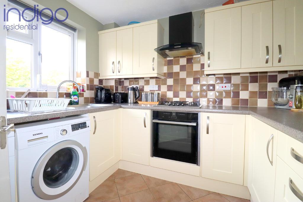 Whitwell Close, Luton, Beds, LU3 4BS 3 bed house for sale £300,000