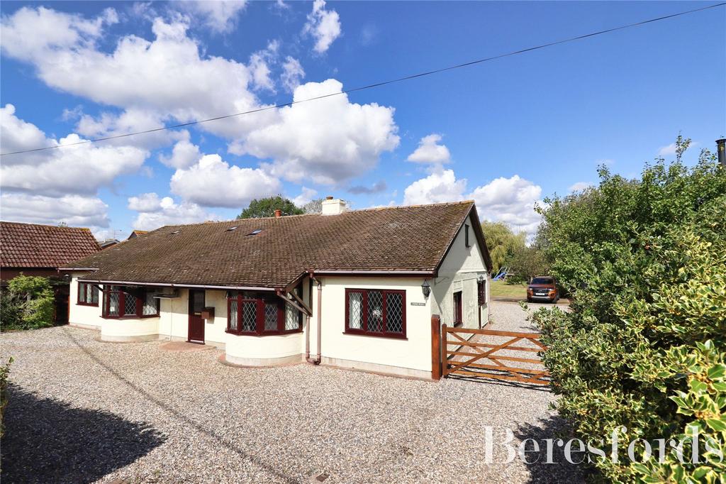 Stephenson Road, North Fambridge, CM3 4 bed bungalow for sale £795,000