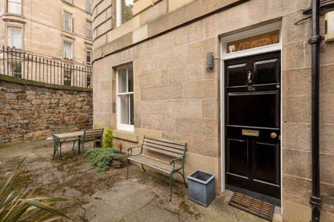 2 bedroom flat to rent, Carlton Street, Stockbridge, Edinburgh