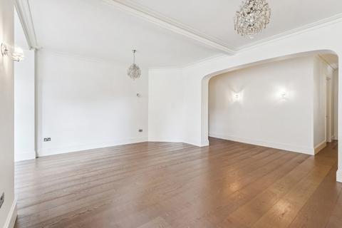 3 bedroom flat to rent - Cheyne Court, Chelsea, London