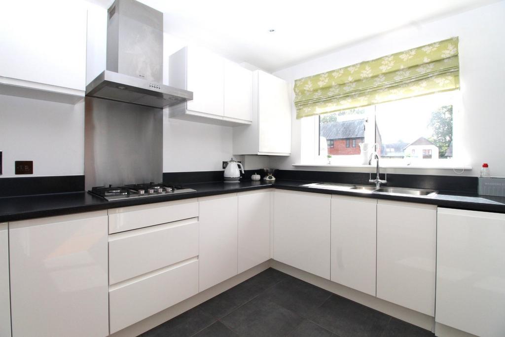 The Gables, Willand, Cullompton, Devon, EX15 3 bed semidetached house