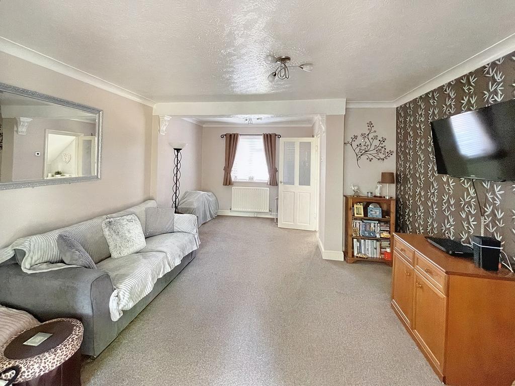 Whitebeam Avenue, Bromley BR2 3 bed end of terrace house for sale £