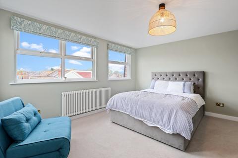 2 Northcroft Road, London, W13 9SX