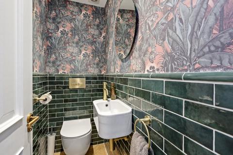 2 Northcroft Road, London, W13 9SX