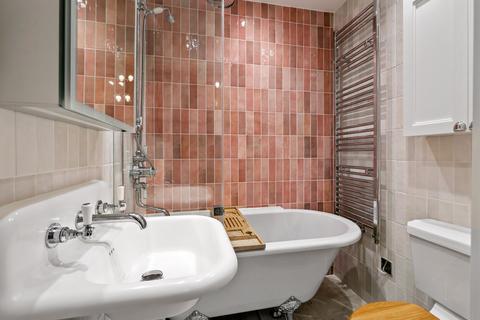 2 Northcroft Road, London, W13 9SX