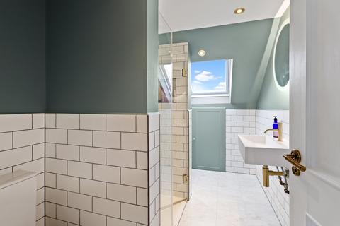 2 Northcroft Road, London, W13 9SX