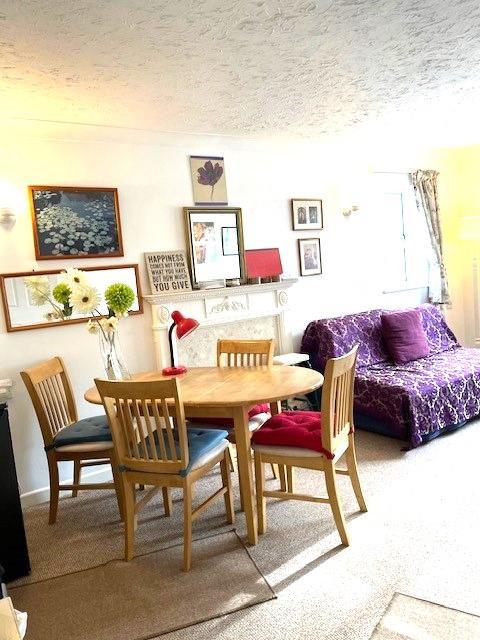 Lounge.jpg
