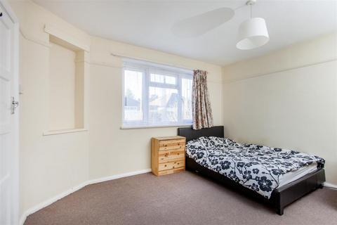 29 Deane Avenue, Ruislip, HA4 6SP