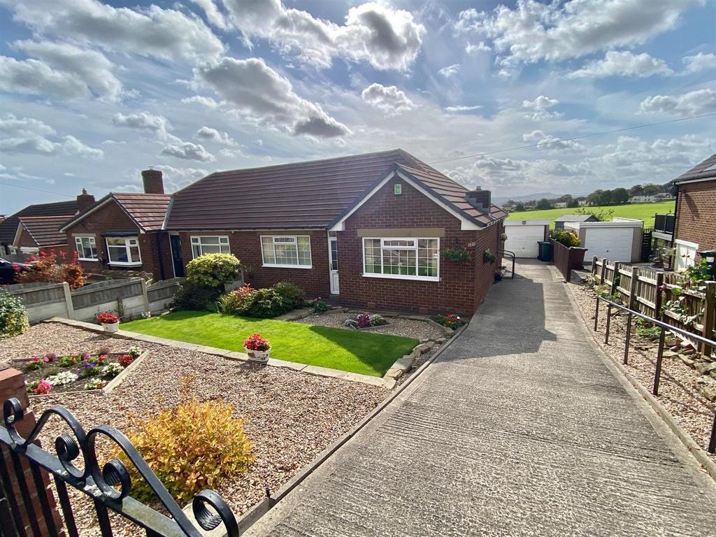 Bradley Road, Huddersfield 2 bed semidetached house for sale £210,000