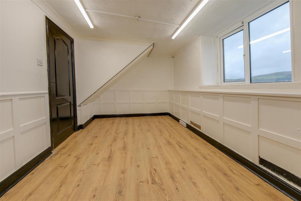 The Old Chapel, Bury Road, Rawtenstall, Rossendale Property £470 pcm (£108 pw)