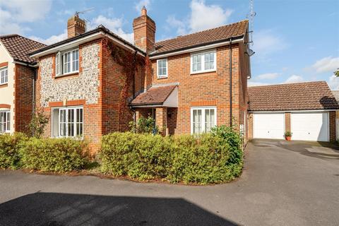 4 bedroom detached house for sale, Barn Meadow, Staplehurst, Tonbridge