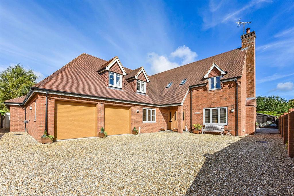 Beech Close, Penton Harroway, Andover 6 bed detached house for sale £