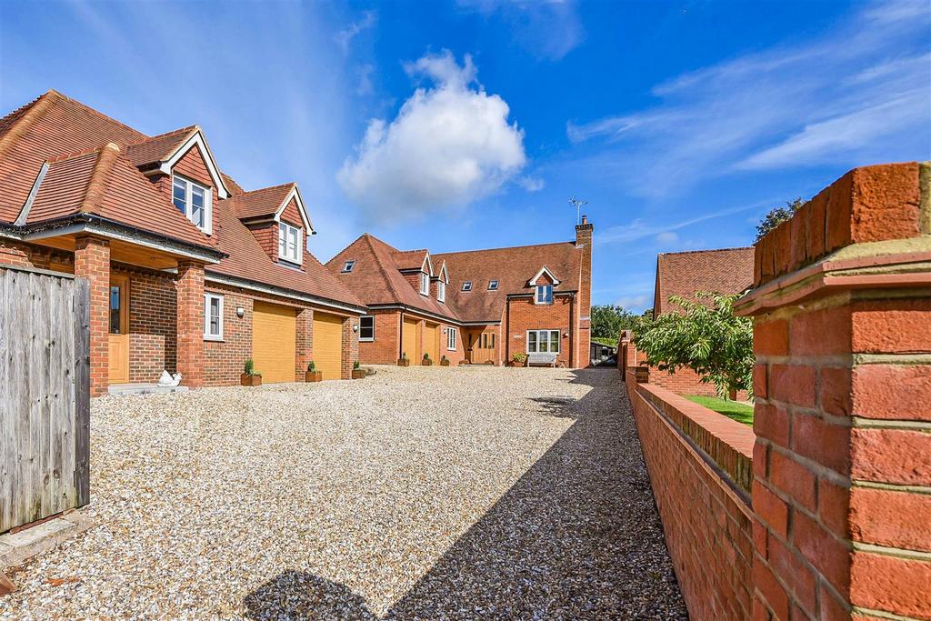 Beech Close, Penton Harroway, Andover 6 bed detached house for sale £