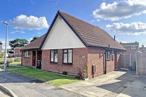 2 bedroom retirement property for sale, Lea Close, Braintree