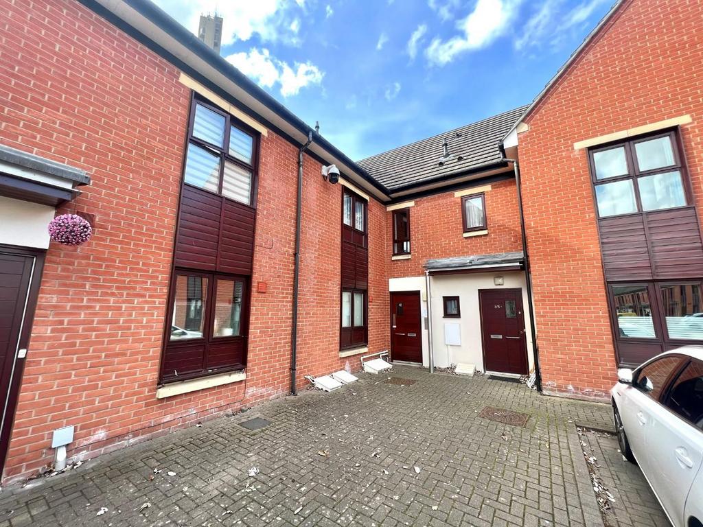 Far End, St James, Northampton NN5 1 bed apartment for sale £115,000
